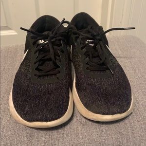 Nike flex contact black sneakers